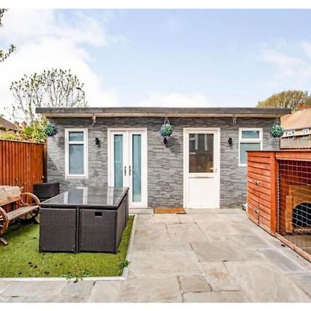 2 Bed - Walking Distance To Harry Potter Studio Watford  Buitenkant foto