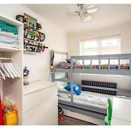 2 Bed - Walking Distance To Harry Potter Studio Watford  Buitenkant foto